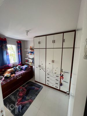 Image 4 - 887871