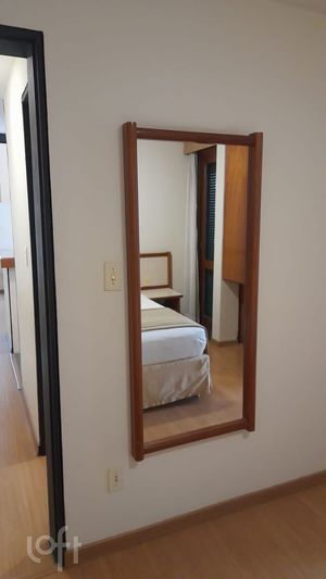 Image 9 - 887881