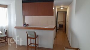 Image 1 - 887881