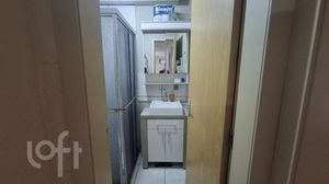 Image 18 - 887882