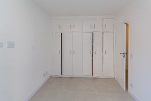 Image 11 - 887891
