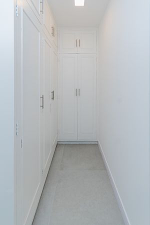 Image 18 - 887891