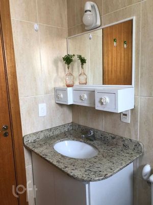 Image 10 - 887898