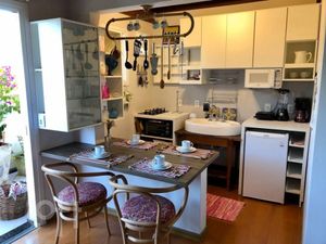 Image 14 - 887898