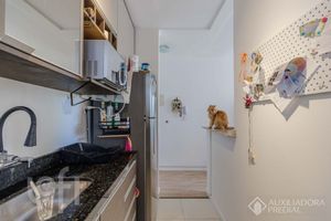 Image 7 - 887904