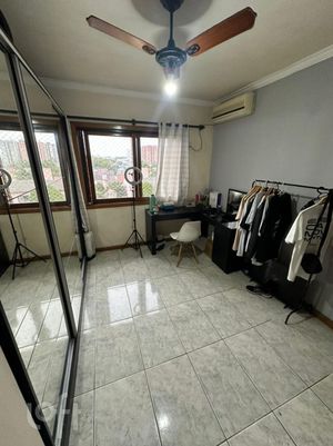 Image 10 - 887915