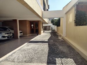 Image 16 - 887915