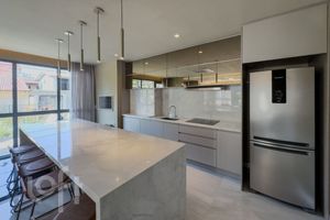 Image 24 - 887931