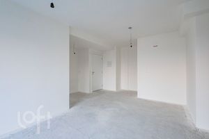 Image 4 - 887931