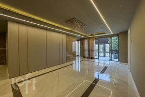 Image 35 - 887931