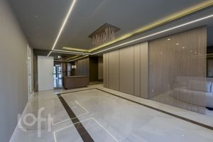 Image 24 - 887931