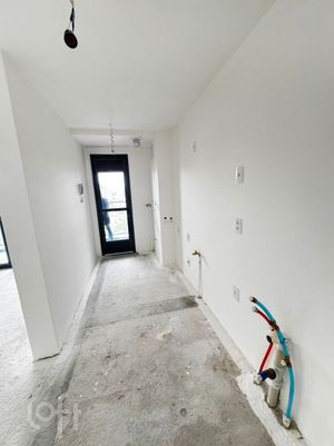 Image 18 - 887931