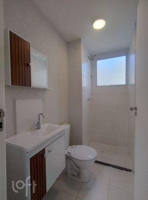Image 6 - 887935