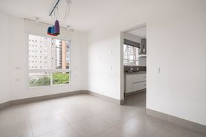 Image 8 - 887938