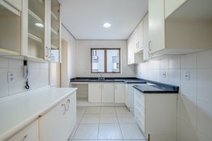 Image 13 - 887951