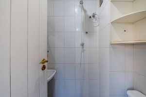 Image 15 - 887951
