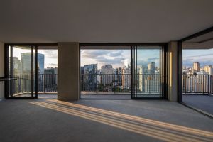 Image 12 - 887954