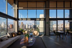 Image 18 - 887954