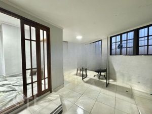 Image 4 - 887958