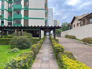 Image 21 - 887972