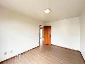 Image 11 - 887972