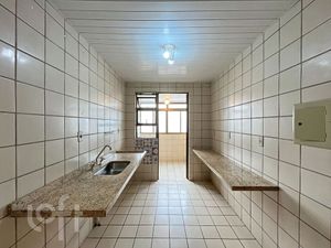 Image 7 - 887972