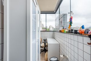 Image 21 - 887973