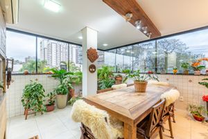 Image 6 - 887973