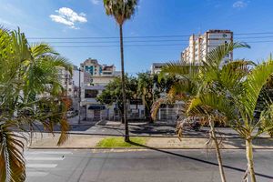 Image 4 - 887974