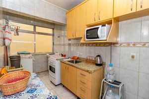 Image 11 - 887974