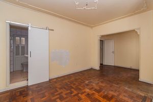 Image 3 - 887979