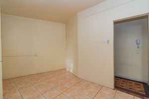 Image 31 - 887979