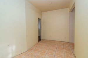 Image 32 - 887979
