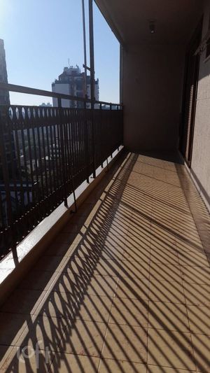 Image 22 - 887980