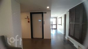 Image 34 - 887980