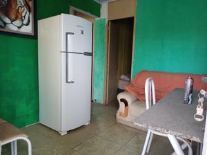 Image 1 - 887981