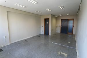 Image 4 - 887985
