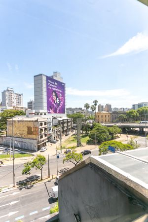 Image 7 - 887985