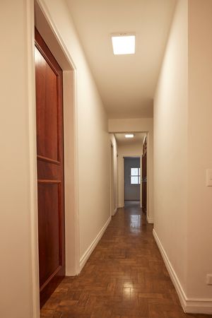 Image 11 - 887988