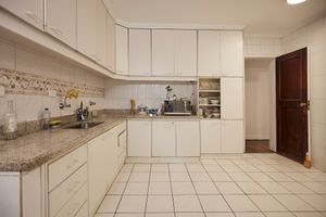 Image 30 - 887988