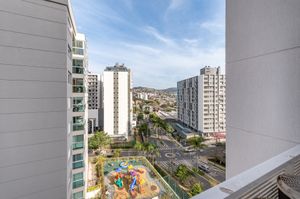 Image 17 - 887989