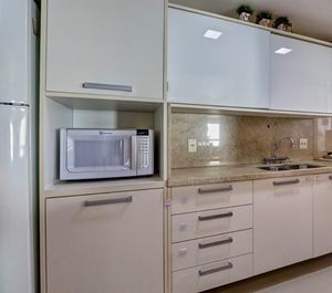 Image 6 - 887989