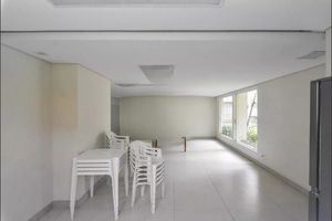 Image 3 - 887996