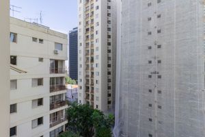 Image 10 - 887996