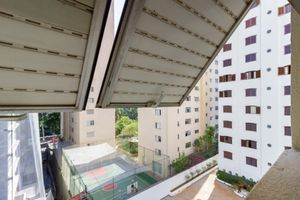 Image 9 - 887996