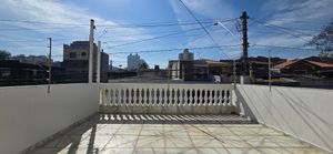 Image 18 - 887997