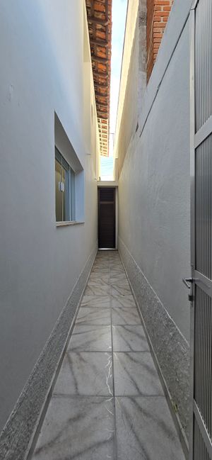 Image 33 - 887997