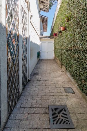 Image 83 - 887999