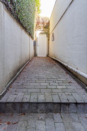 Image 78 - 887999
