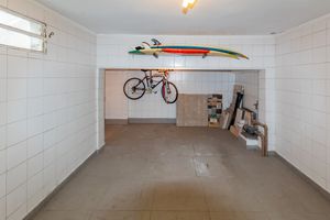 Image 85 - 887999
